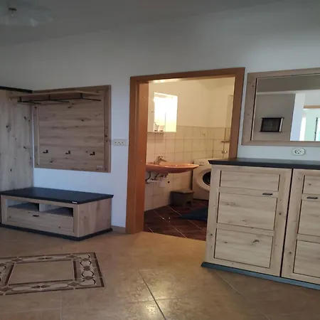 Apartmán In Ra Anac Near Rtina Ražanac