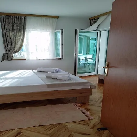 Apartment In Ra Anac Near Rtina Ražanac