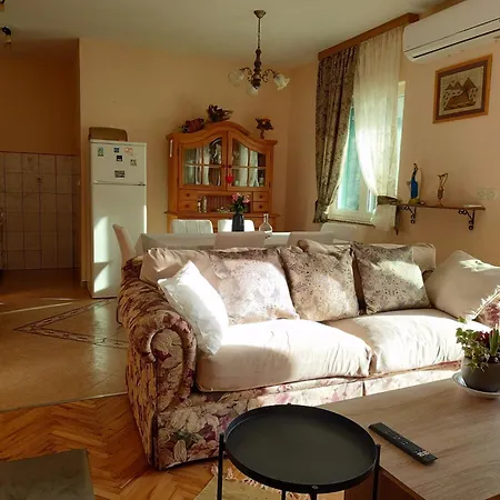 Apartmán In Ra Anac Near Rtina