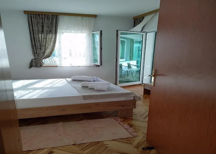 Apartmán In Ra Anac Near Rtina Ražanac