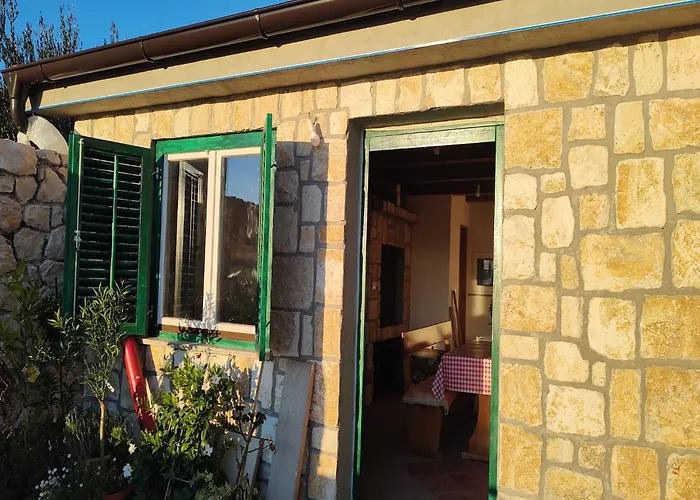 Appartement In Ra Anac Near Rtina Ražanac